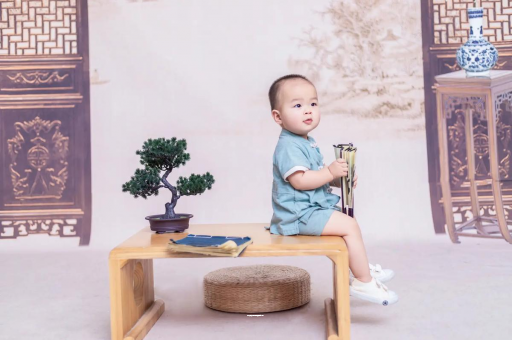浮梁孕妇肚子上的黑线